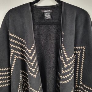 IKE BEHAR Black Beige Geometric Pattern Reversible Fleece Wrap Poncho One Size